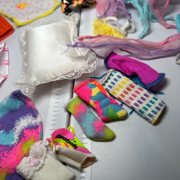 Vintage Mattel Barbie Clothing Accessory Lot Skirts Socks Hats Hawaiian Pillow - Picture 2 of 11